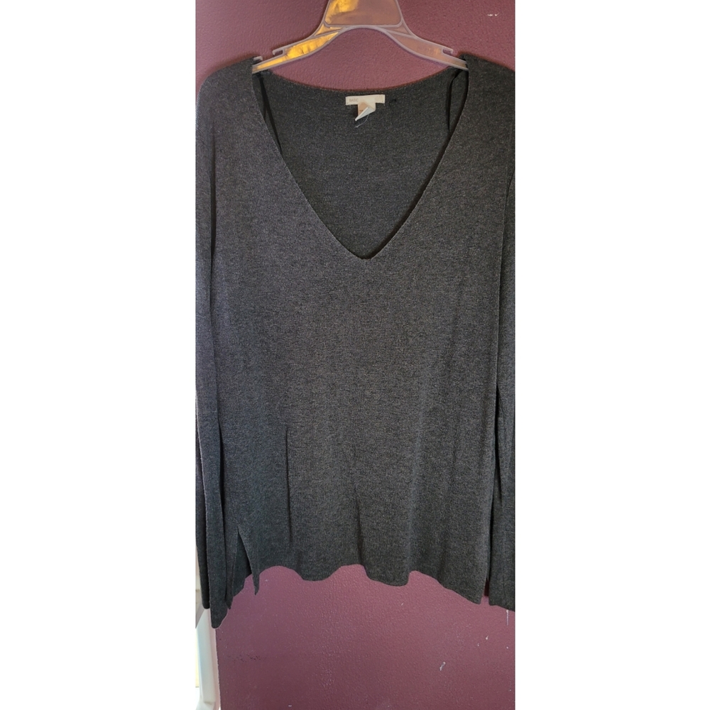 Basic Editions brand v-neck sweater size large